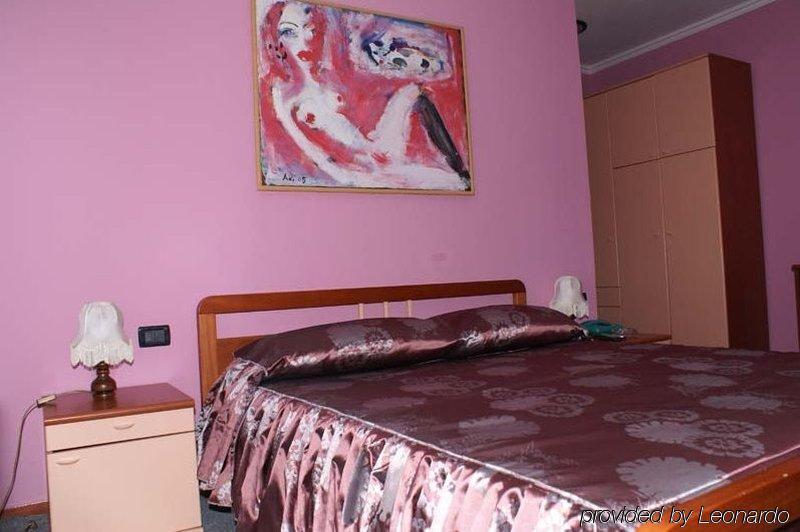 Art Hotel Nirvana Tirana Quarto foto